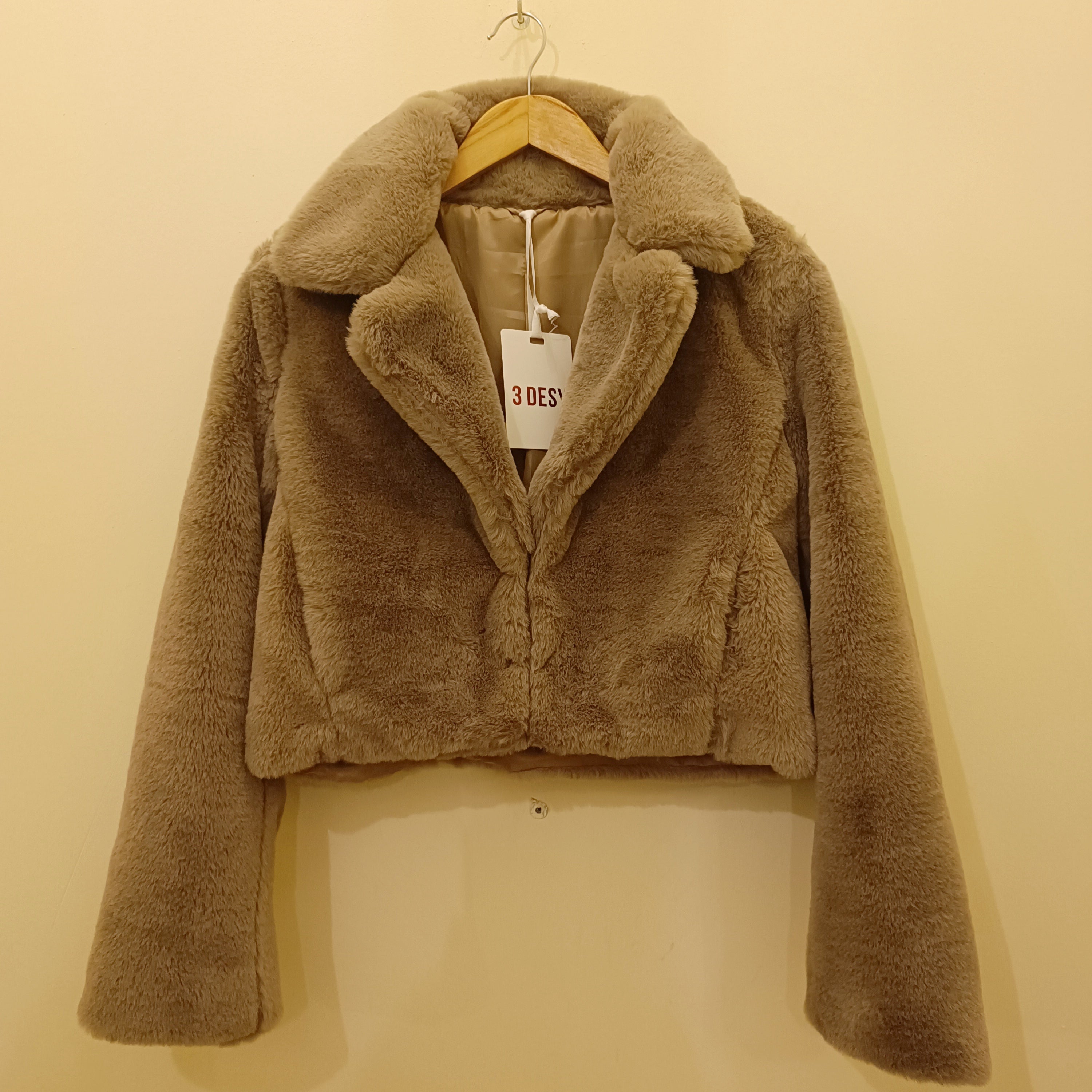 Fake Fur Kurzjacke in Gr. S - NEU -
