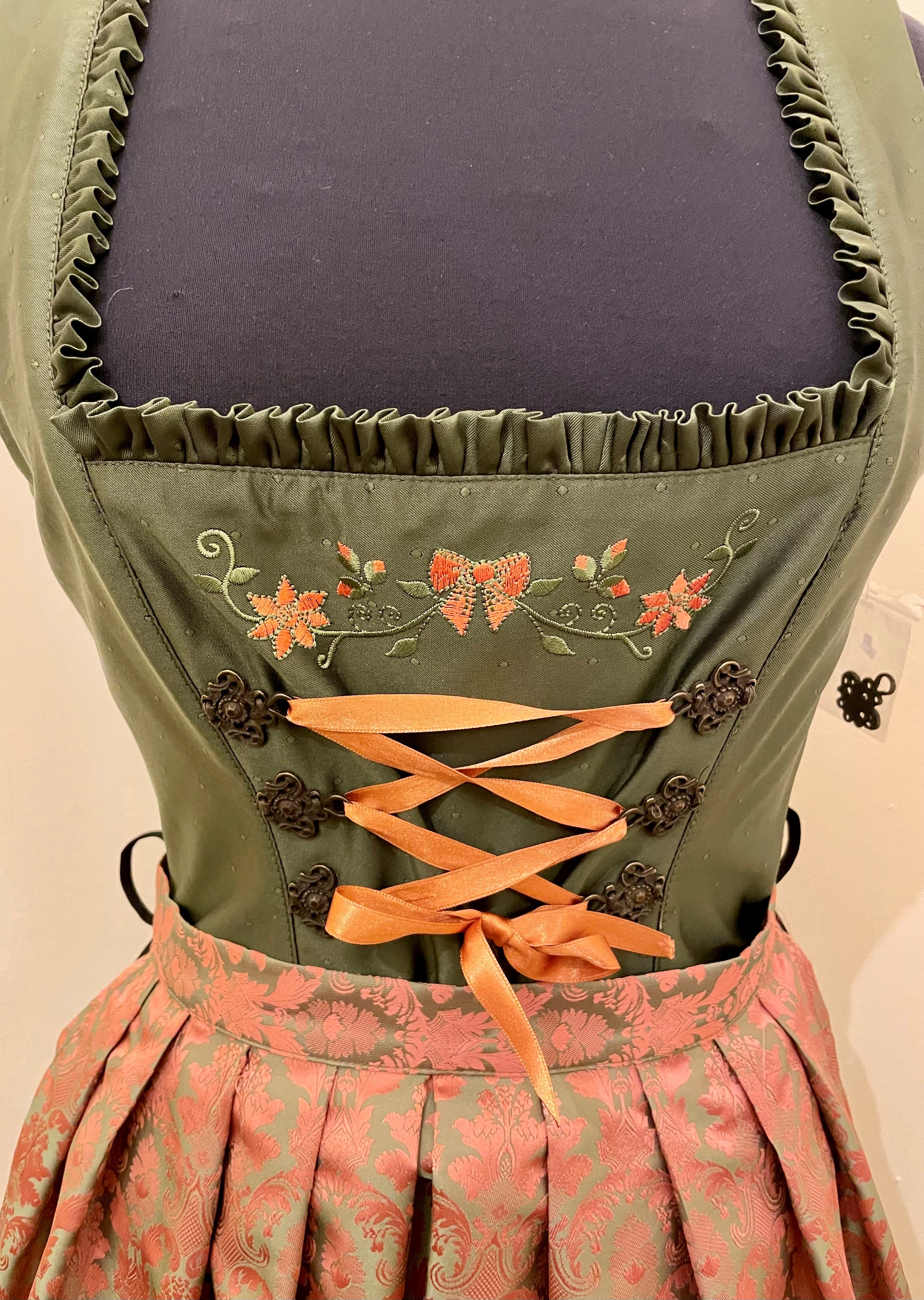 Alpentrachten Dirndl in Gr. 36 -NEU-