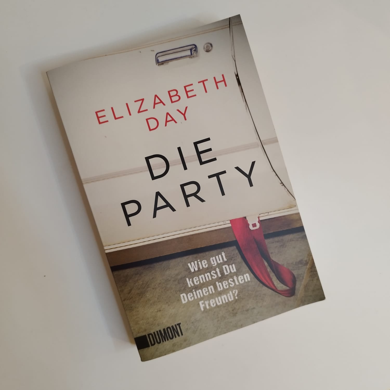 DIE PARTY - Elizabeth Day