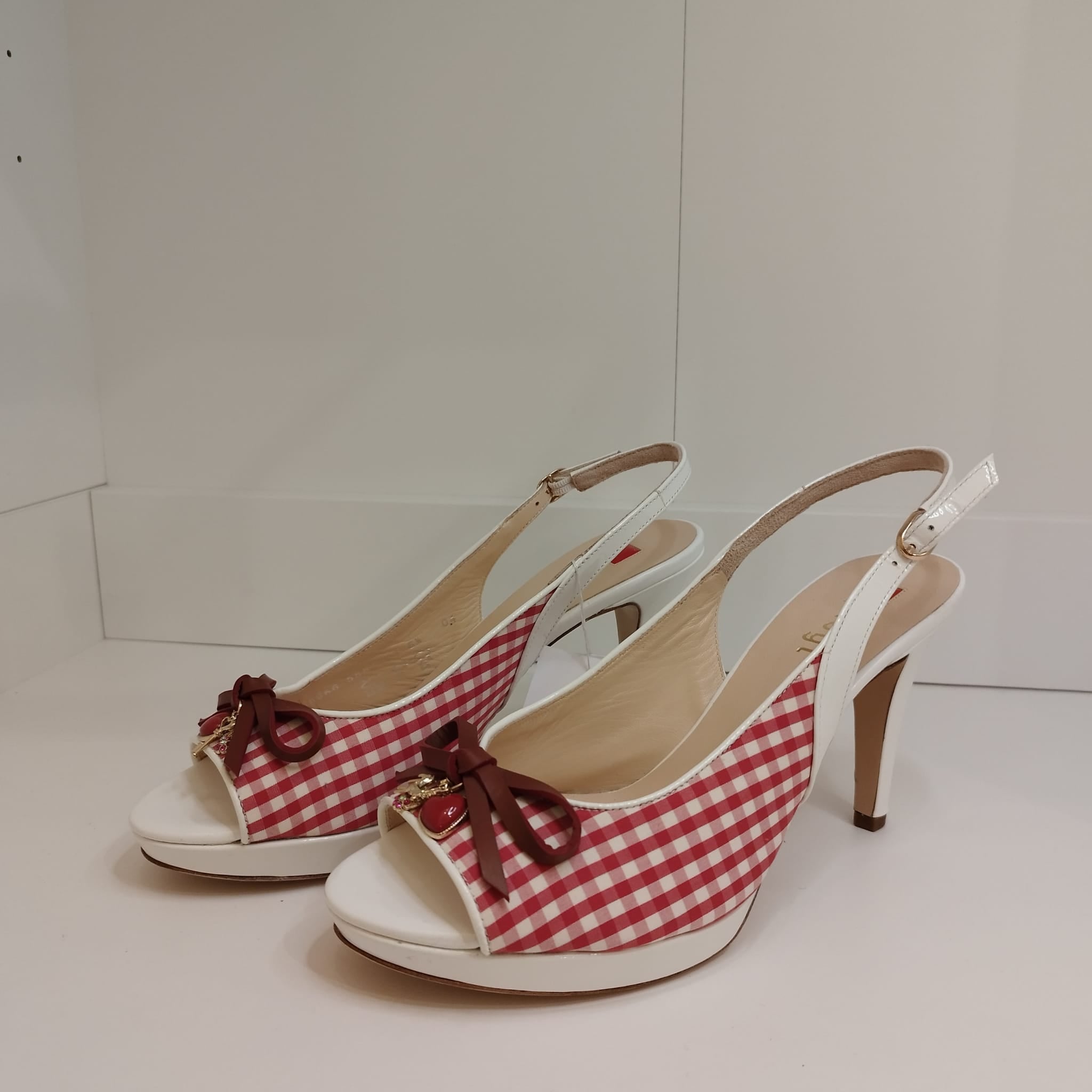 NEU - Hōgl High Heels