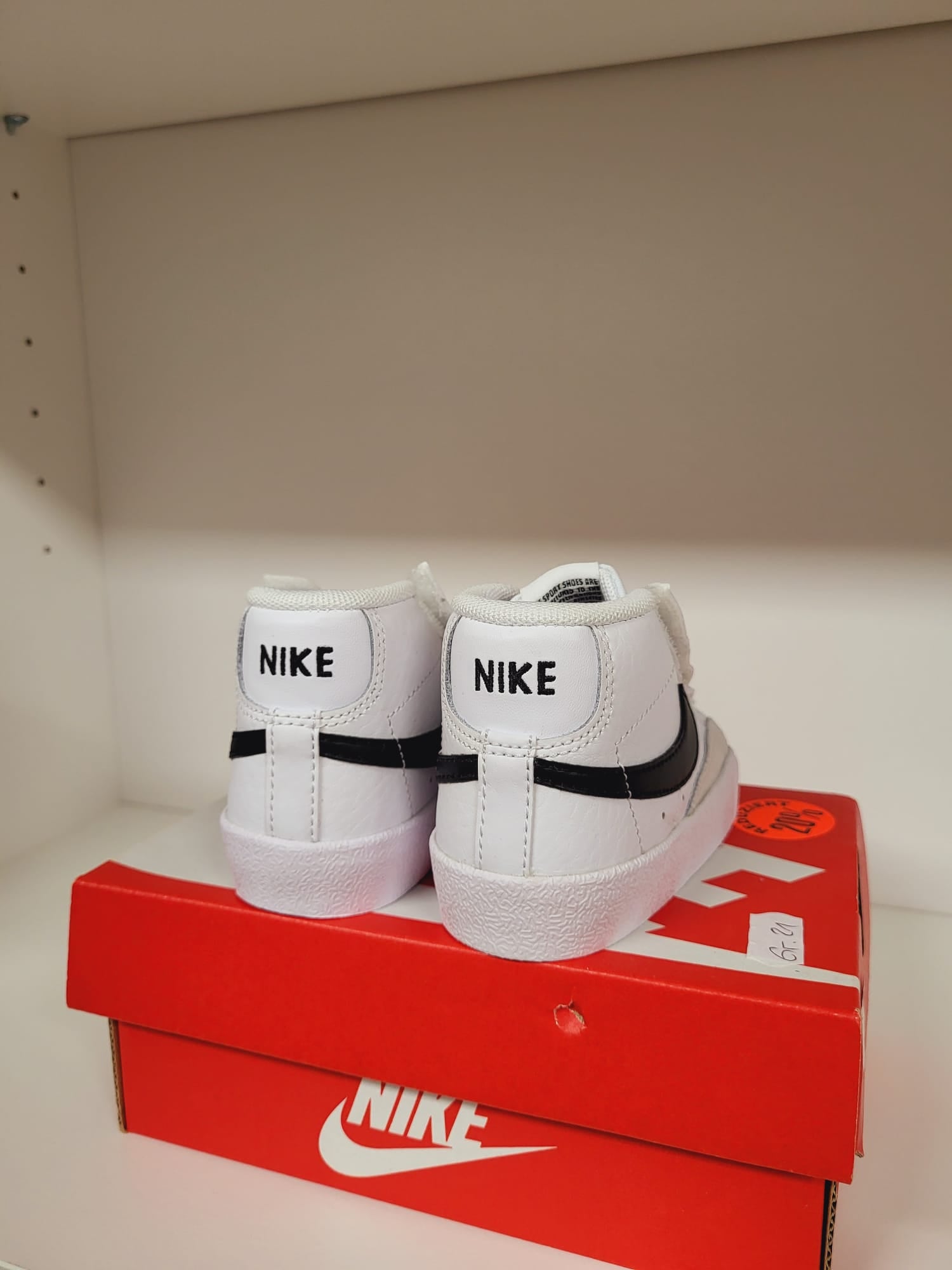NEU - Nike Kinderschuhe Mädchen