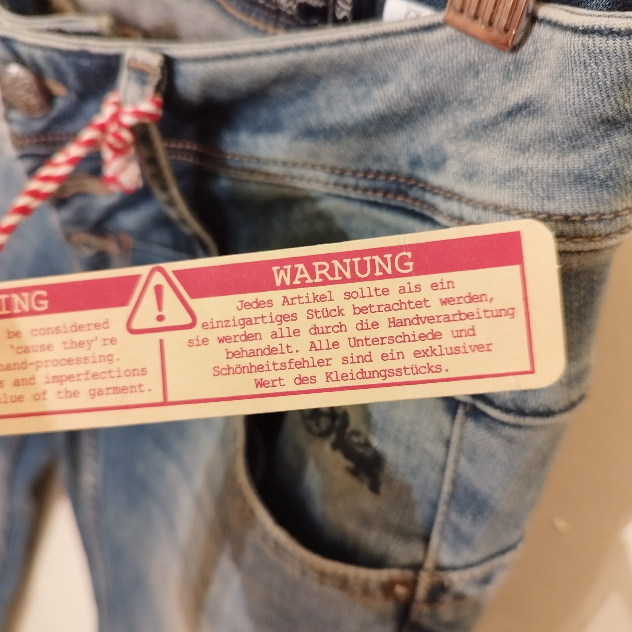 NEU - Jeans Lost in Paradise