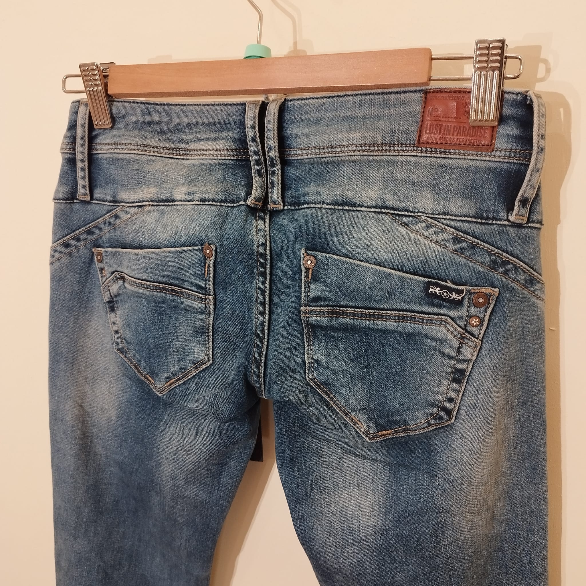 NEU - Jeans Lost in Paradise