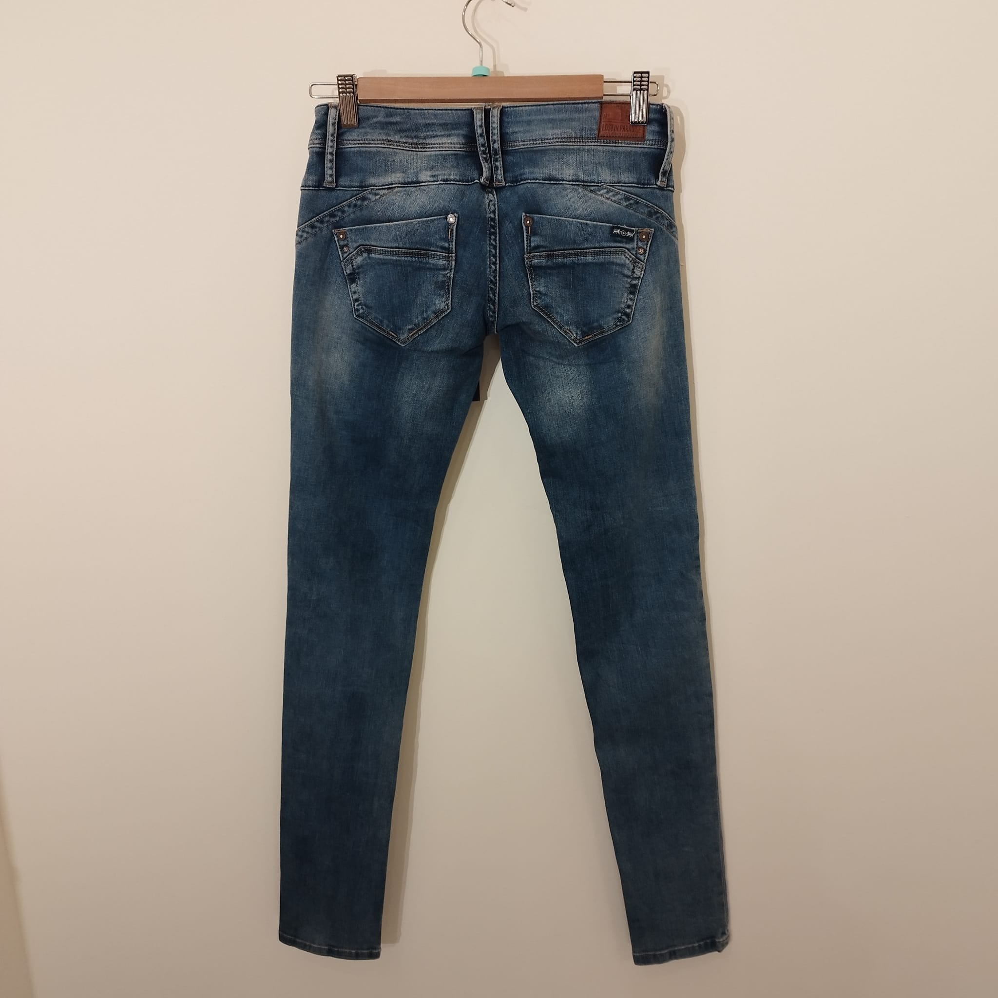 NEU - Jeans Lost in Paradise