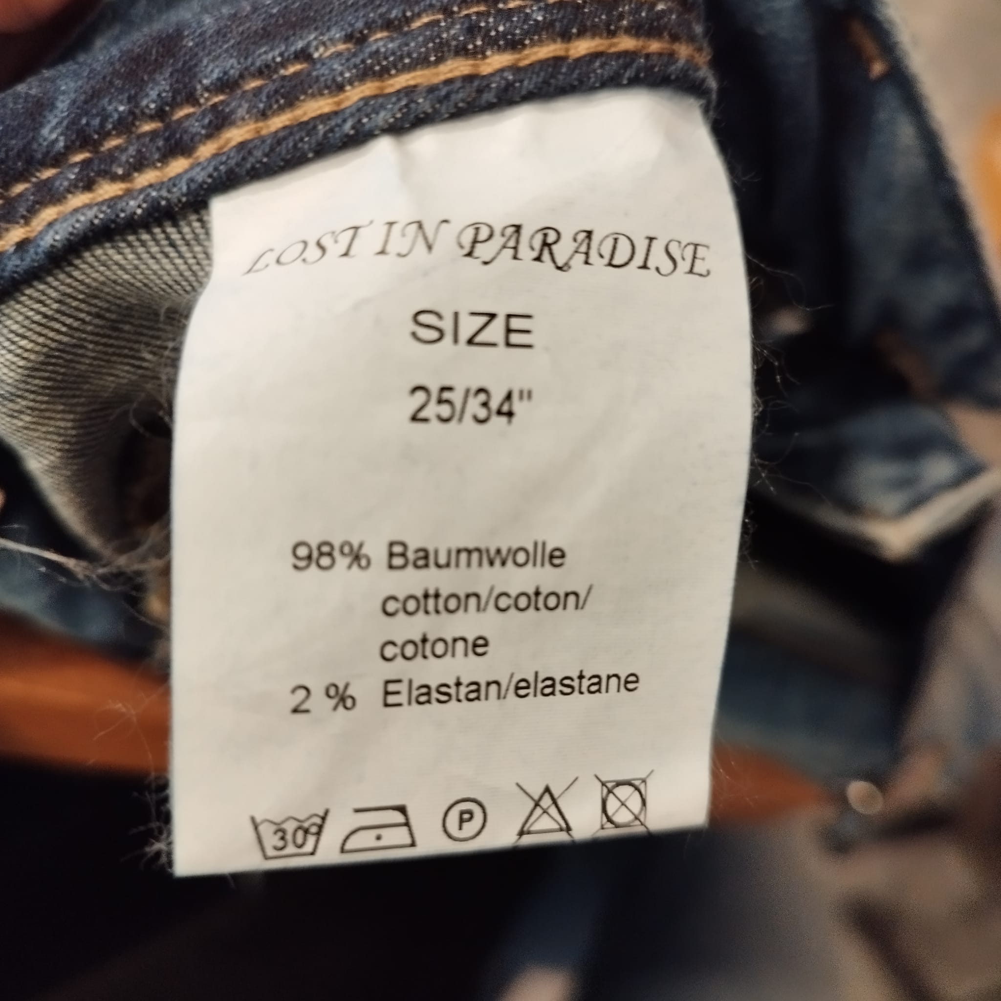 NEU - Jeans Lost in Paradise