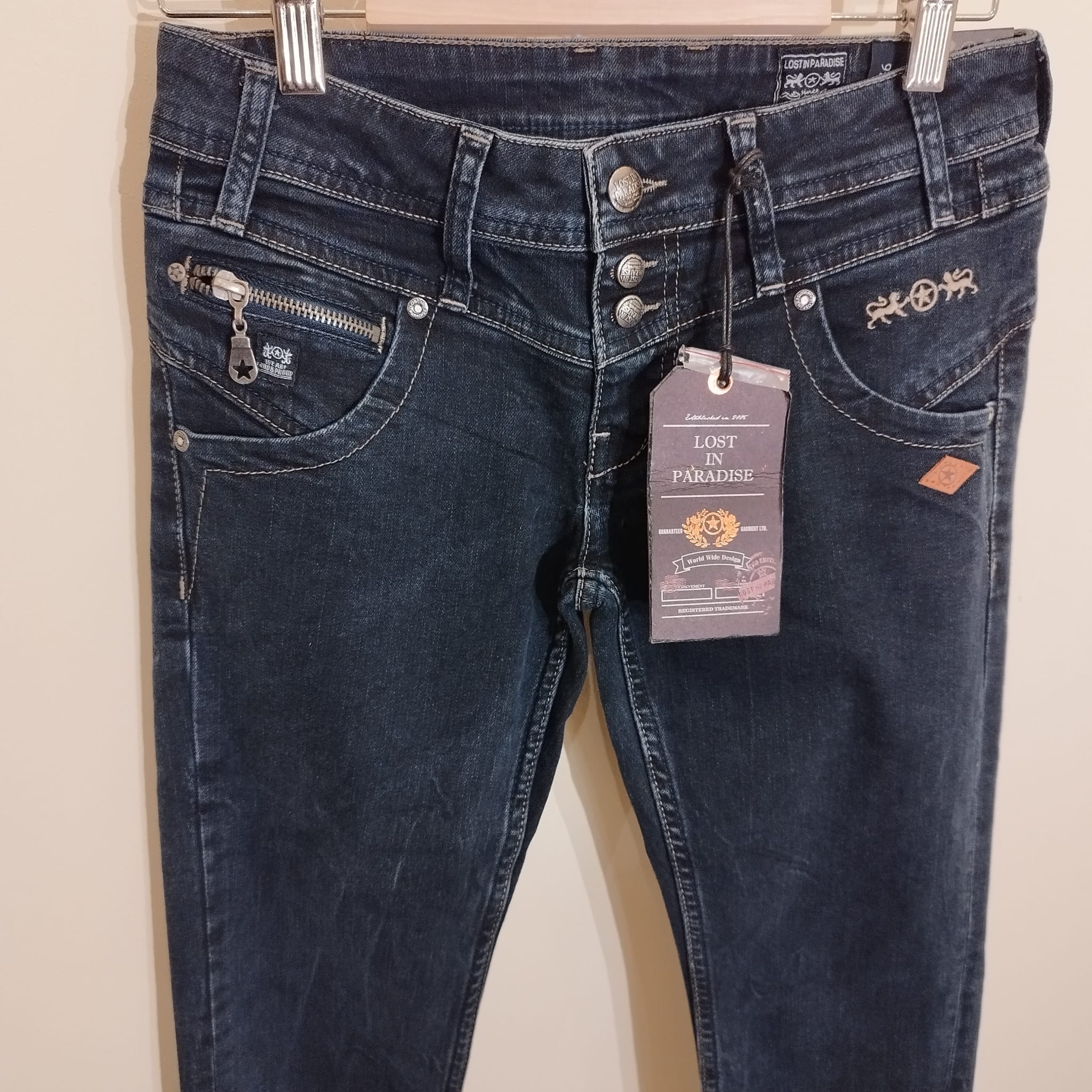 NEU - Jeans Lost in Paradise