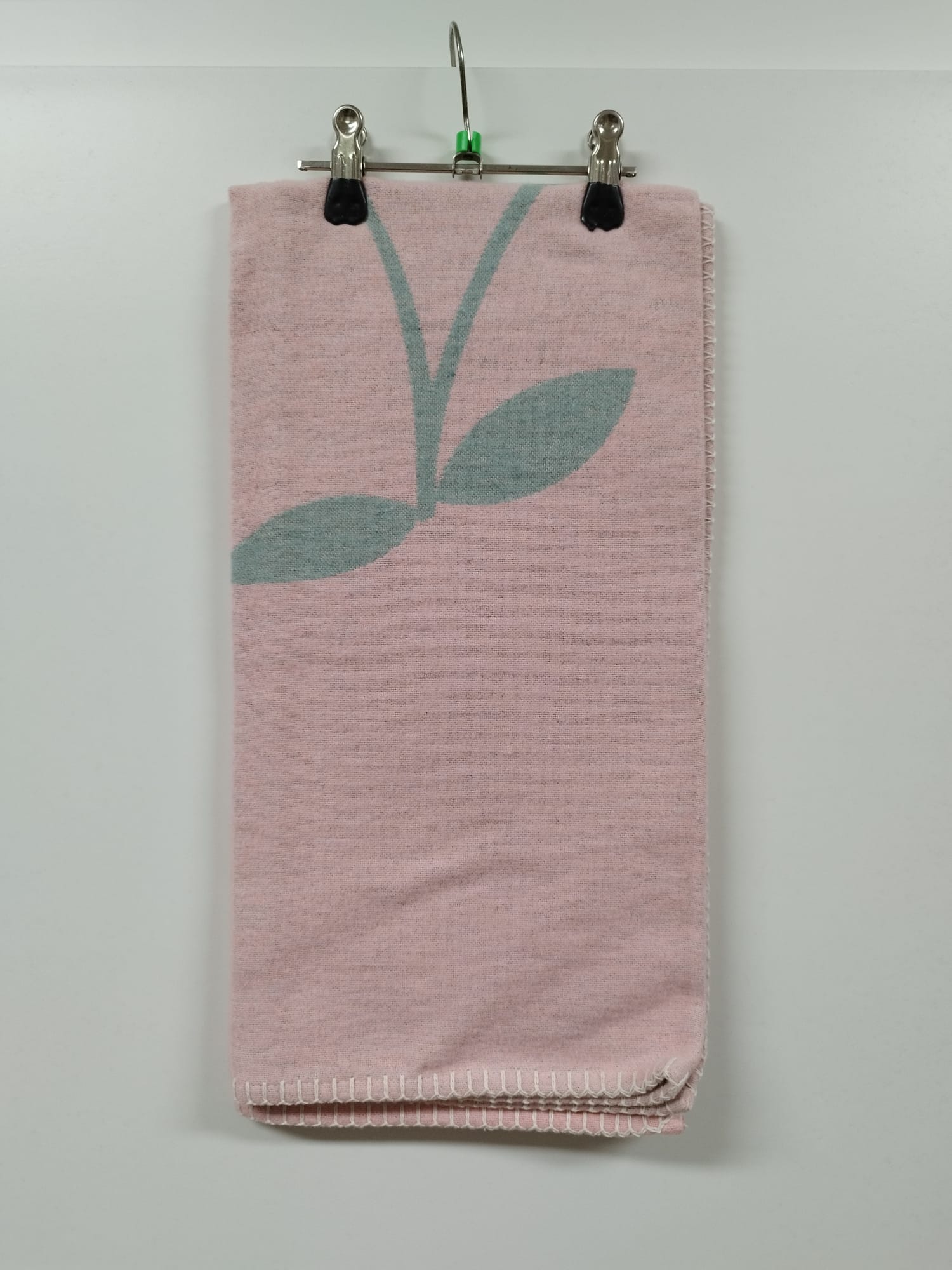 NEU - David Fussenegger - LILI Kinderdecke "Wurm" in altrosa