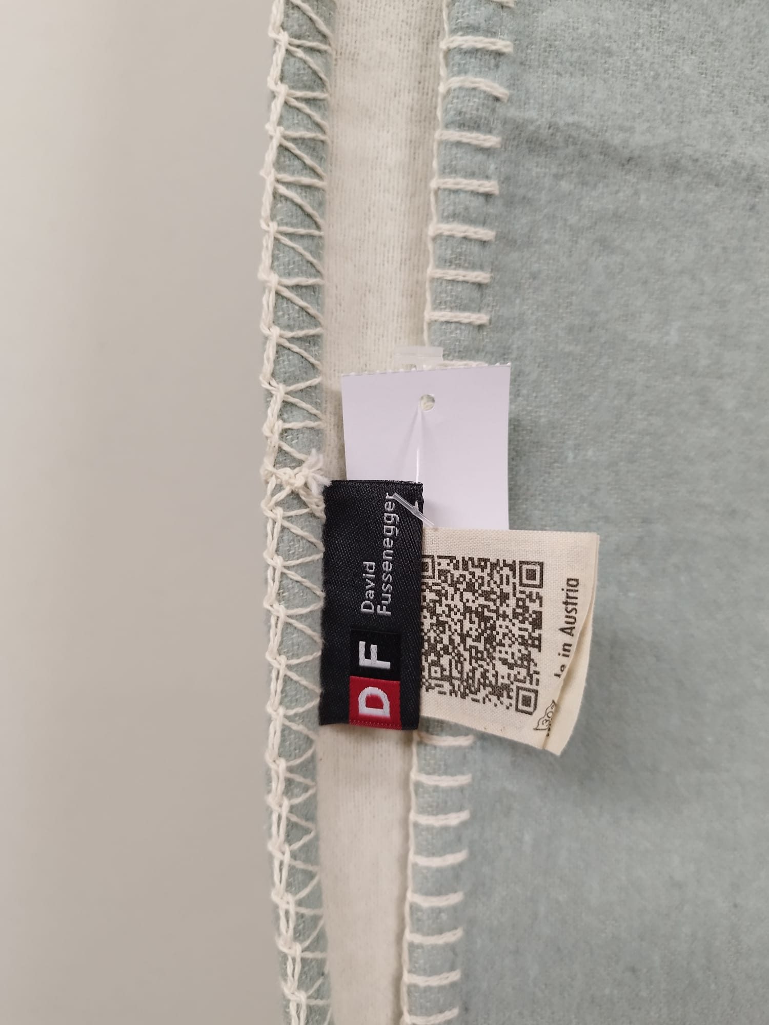 NEU - David Fussenegger - LILI Kinderdecke "Taube" in hellgrün