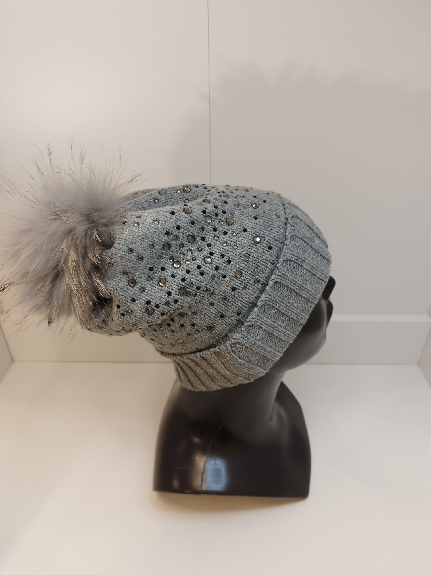 NEU - Fashion Mütze mit Glitzersteinen