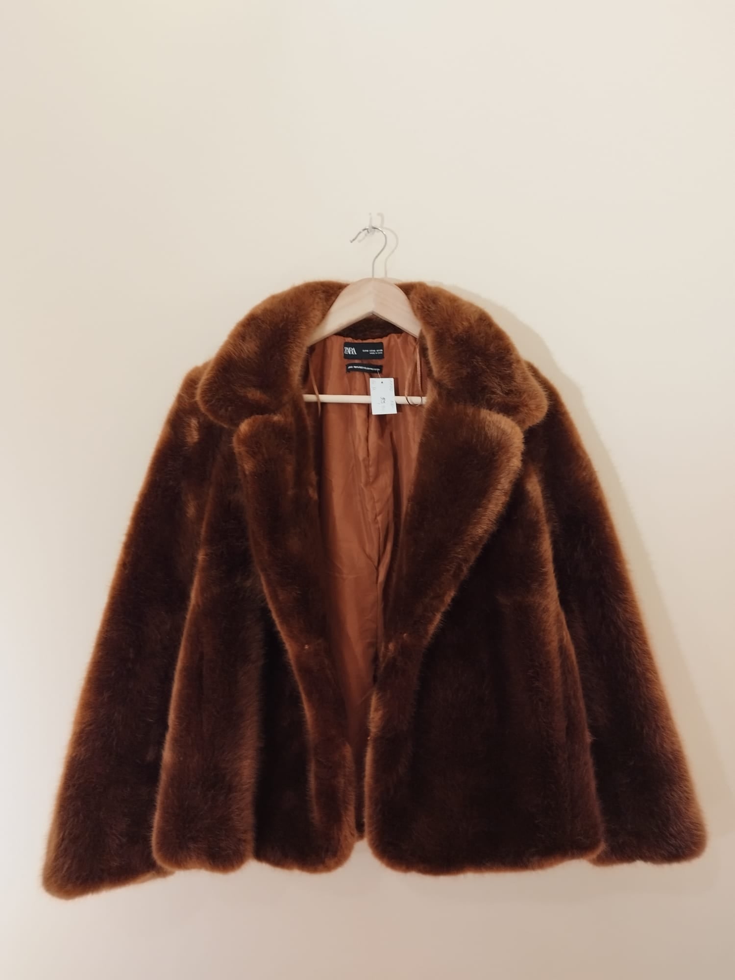 NEU - ZARA Kunstfell Jacke/Kurzmantel