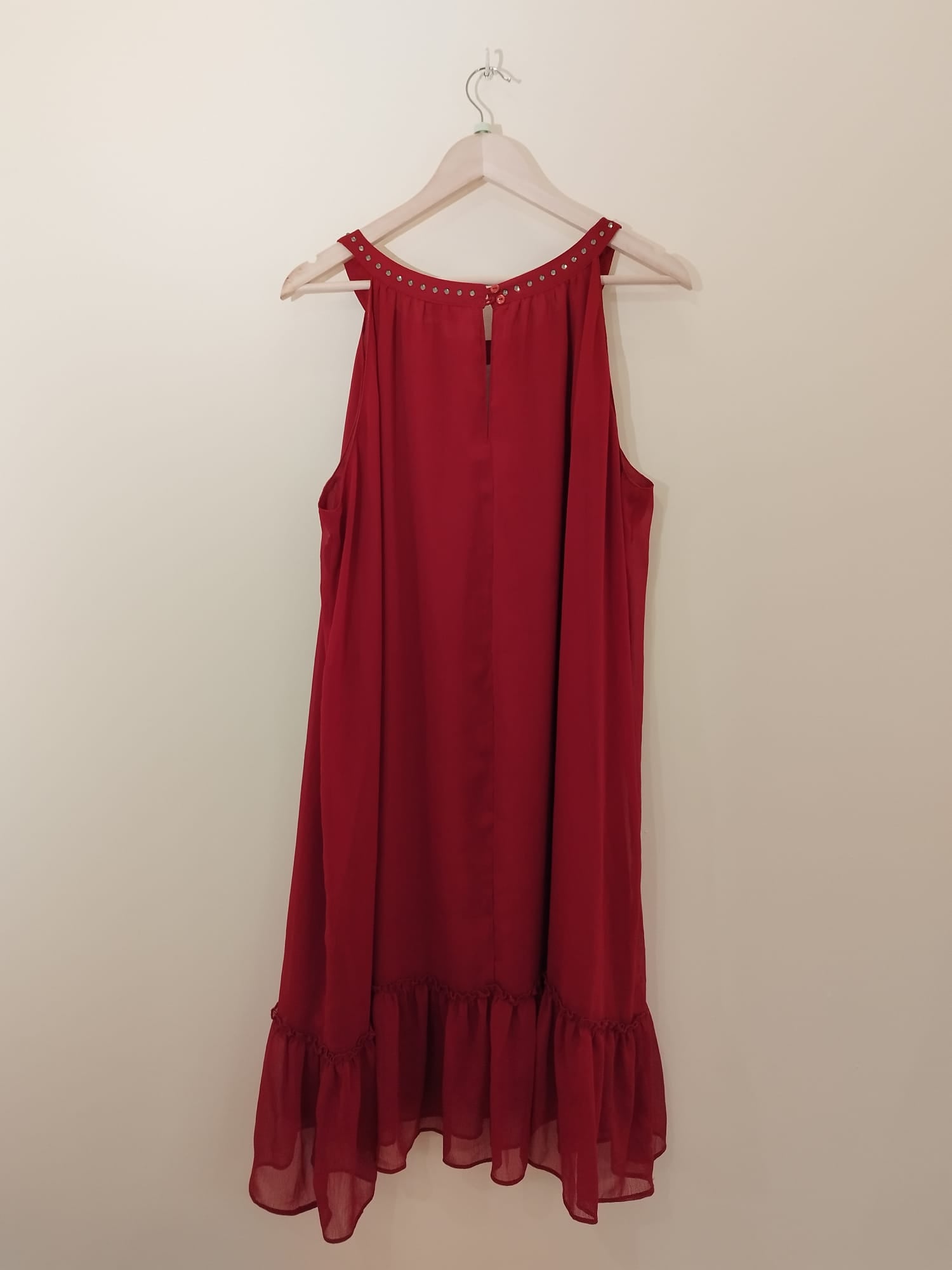 LAURA TORELLI langes, ärmelloses Kleid mit Glitzersteinen