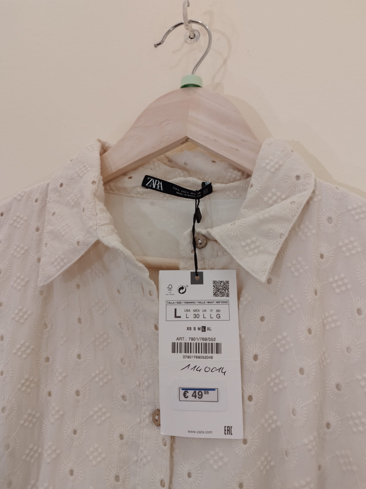 NEU - ZARA Kurzes Hemdkleid mit Lochstickerei