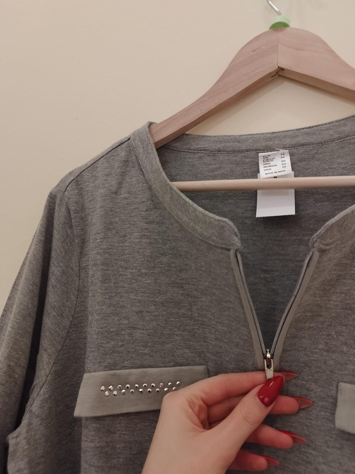 T-Shirt grau mit Reißverschluss