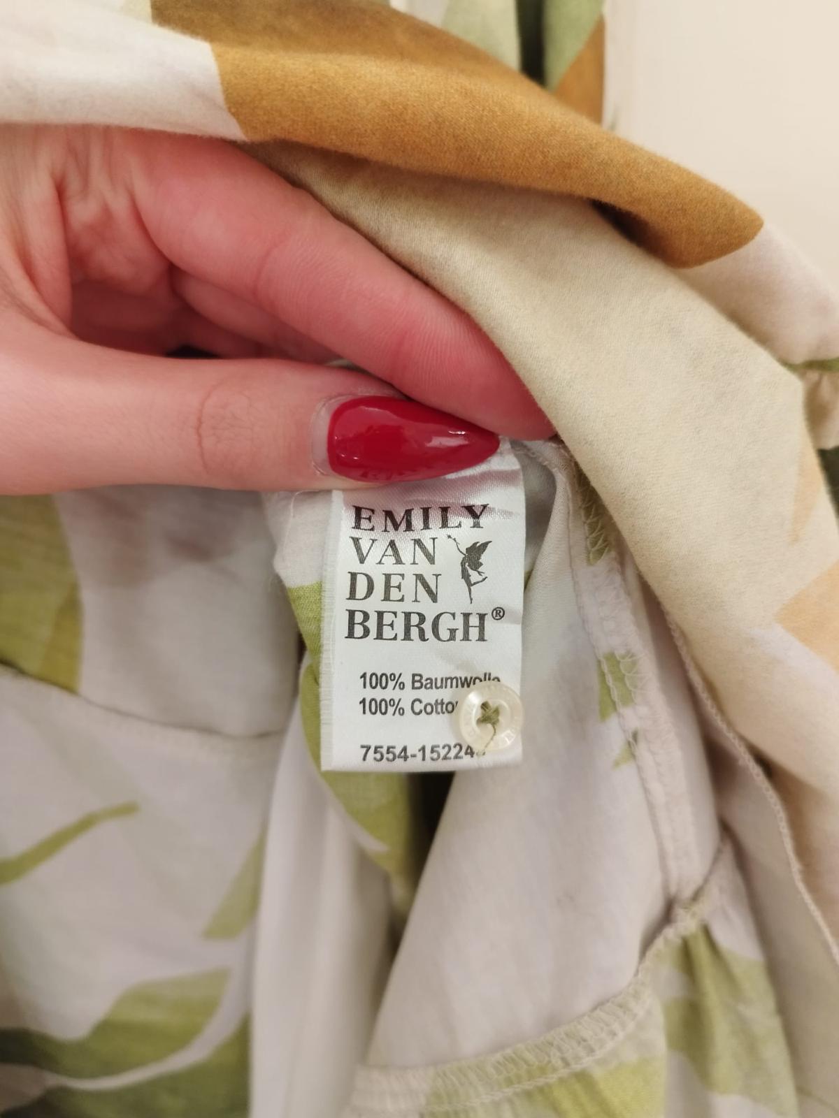 X_NEU - Emily van der Bergh - Kleid