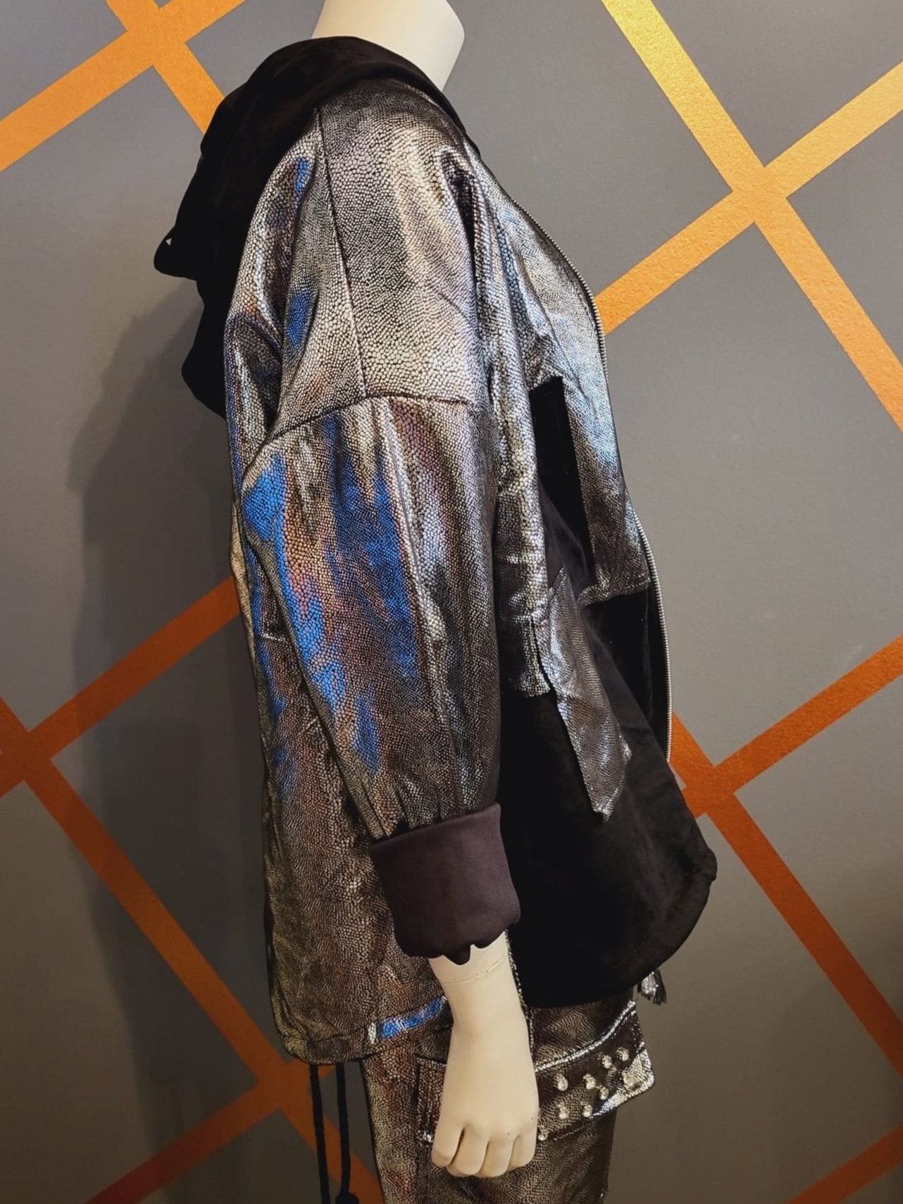NEU - Metallic look Jacke, made in Italy